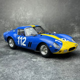 Ferrari 1962 250 GTO #112 Blau und Gelb 1:18 Targa Florio 1964 Druckguss-Sammlermodell von CMC – Ansicht 9