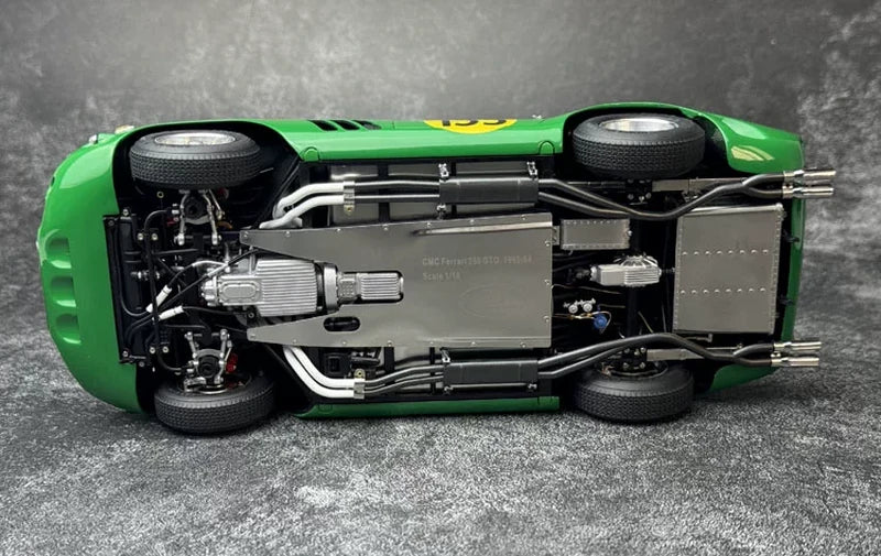 Ferrari 1962 250 GTO #153 Green 1:18 Tour de France Sammlermodell aus Druckguss von CMC – 9 Ansicht