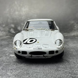 Ferrari 1962 250 GTO #10 Bianco Speciale 1:18 Tourist Trophy Druckguss-Sammlermodell von CMC - Ansicht 1