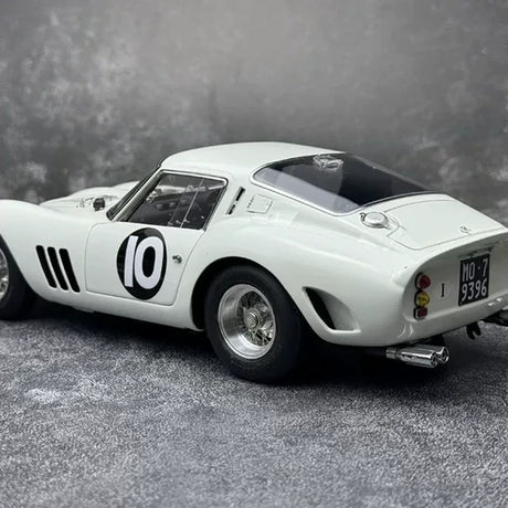 Ferrari 1962 250 GTO #10 Bianco Speciale 1:18 Tourist Trophy diecast collectible model by CMC - view 4
