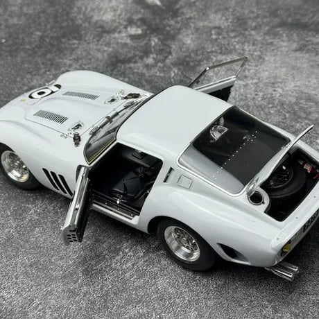 Ferrari 1962 250 GTO #10 Bianco Speciale 1:18 Tourist Trophy diecast collectible model by CMC - view 5
