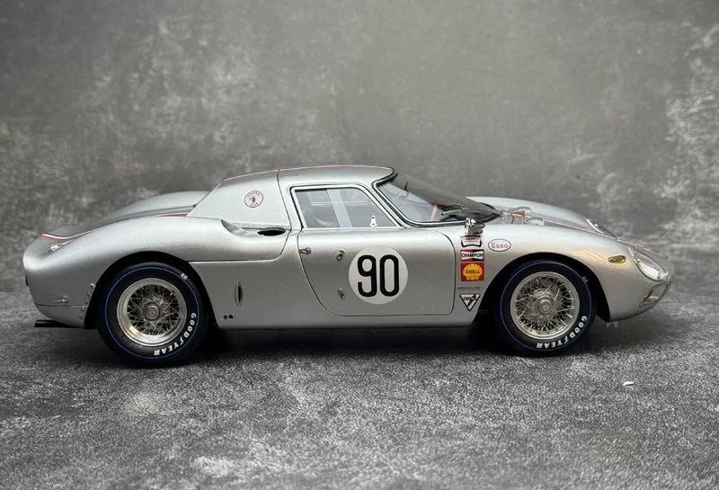 Ferrari 1964 250 LM #90 Silber 1:18 Nassau Tourist Trophy Druckguss-Sammlermodell von CMC - Ansicht 7