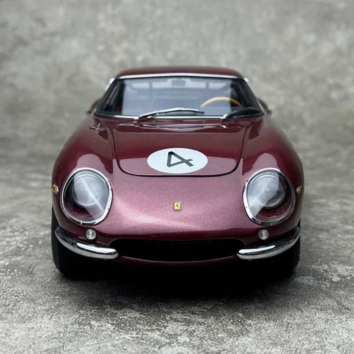 Ferrari 1966 275 GTB-C #4 Burgundy 1:18 Nassau Tourist Trophy Zinkguss-Sammlermodell von CMC – Ansicht 1