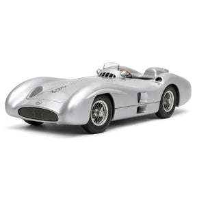 [CMC] 1:18 Mercedes-Benz 1954 W196R Streamliner Hans Herrmann Signed Edition Silver Model Car Die-Cast