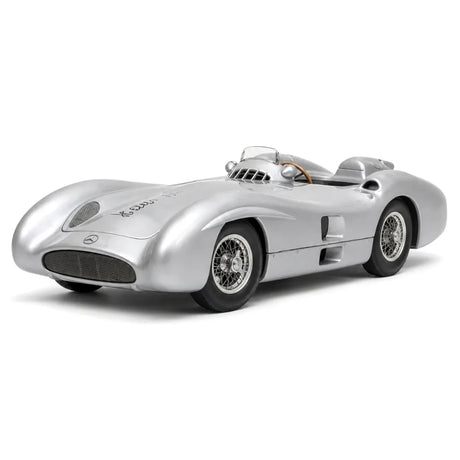 [CMC] 1:18 Mercedes-Benz 1954 W196R Streamliner Hans Herrmann Signed Edition Silver Model Car Die-Cast
