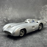 [CMC] 1:18 Mercedes-Benz 1954 W196R Streamliner Hans Herrmann Signed Edition Silver Model Car Die-Cast