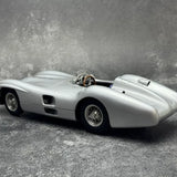 [CMC] 1:18 Mercedes-Benz 1954 W196R Streamliner Hans Herrmann Signed Edition Silver Model Car Die-Cast