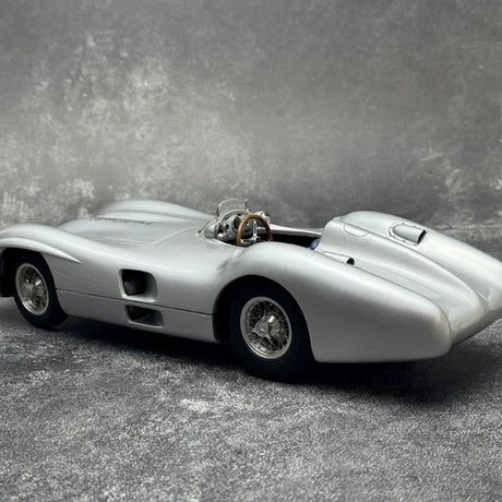 [CMC] 1:18 Mercedes-Benz 1954 W196R Streamliner Hans Herrmann Signed Edition Silver Model Car Die-Cast