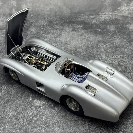 [CMC] 1:18 Mercedes-Benz 1954 W196R Streamliner Hans Herrmann Signed Edition Silver Model Car Die-Cast