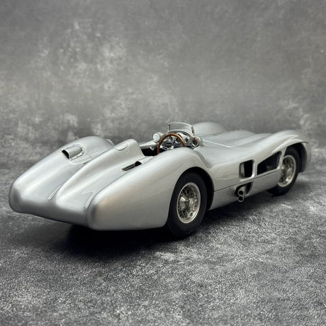 [CMC] 1:18 Mercedes-Benz 1954 W196R Streamliner Hans Herrmann Signed Edition Silver Model Car Die-Cast