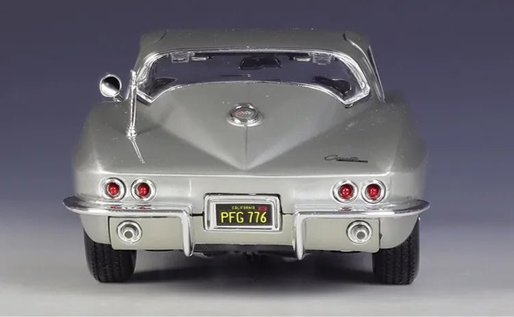 1:18 Chevrolet 1965 Corvette Die Cast Model Car