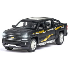 1:32 Chevrolet 2017 Silverado Die Cast Model Car