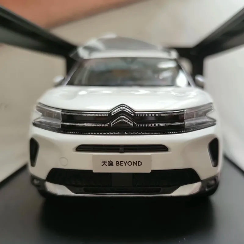 1:18 Citroen 2022 C5 Aircross Beyond Die Cast Model Car