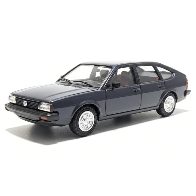 [Conrad] 1:43 Volkswagen 1984 Passat GLS Hatchback Blue Model Car Die-Cast