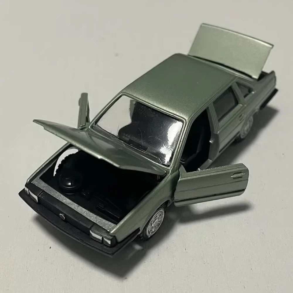 [Conrad] 1:43 Volkswagen 1984 Santana GL Green Model Car Die-Cast