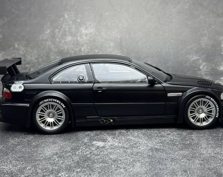 DCM BMW 2001 M3 GTR E46 Black 1:18 – Modello da collezione in pressofuso