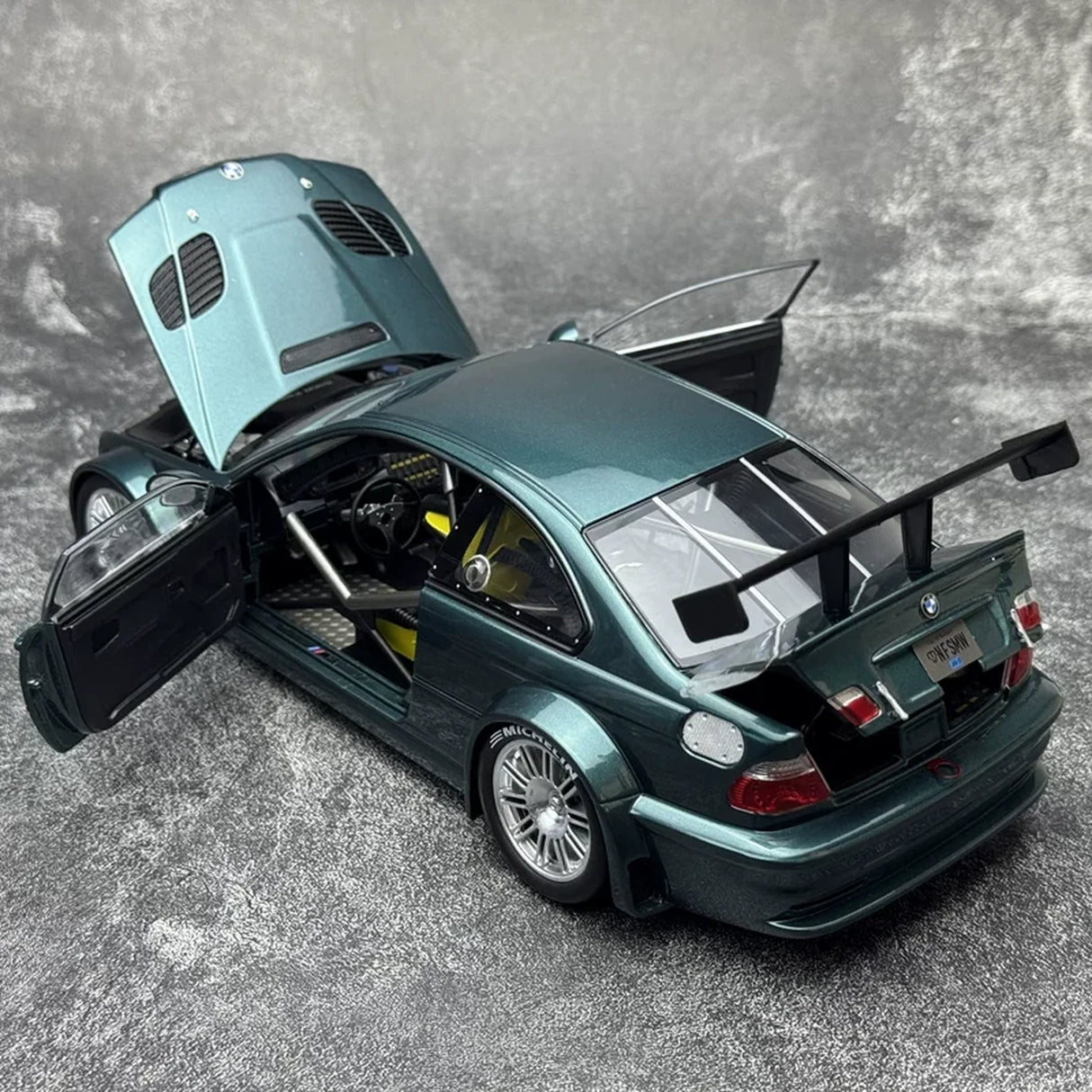 DCM BMW 2001 M3 GTR E46 Blue 1:18 – Modello da collezione in metallo pressofuso