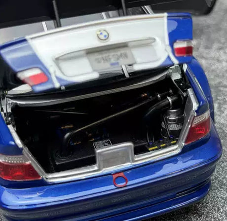 DCM BMW 2001 M3 GTR E46 1:18 blu e bianco – Modello da collezione pressofuso