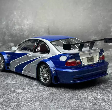 DCM BMW 2001 M3 GTR E46 1:18 blu e bianco – Modello da collezione pressofuso