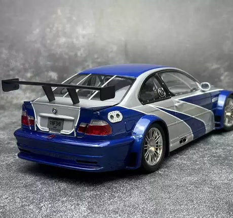 DCM BMW 2001 M3 GTR E46 1:18 blu e bianco – Modello da collezione pressofuso