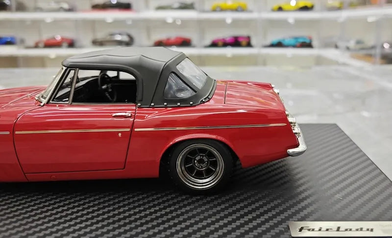 1:18 Datsun 1967 Fairlady 2000 SR311 Red Die Cast Model Car