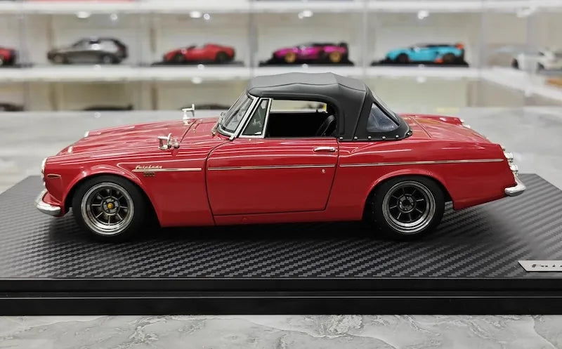 1:18 Datsun 1967 Fairlady 2000 SR311 Red Die Cast Model Car