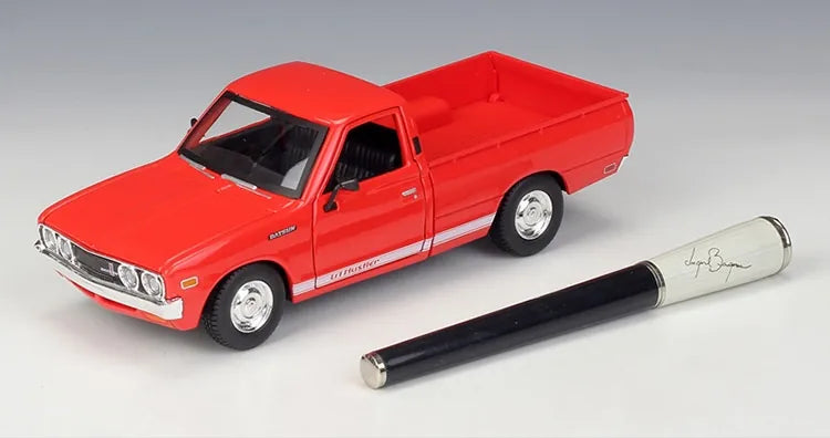 1:24 Datsun 1972 620 Pick-up Die Cast Model Car