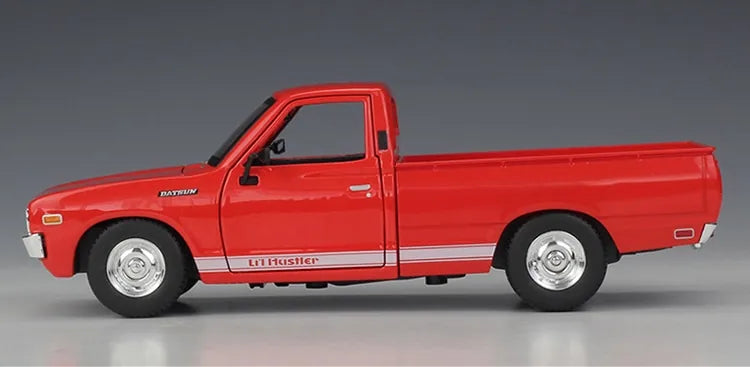 1:24 Datsun 1972 620 Pick-up Die Cast Model Car