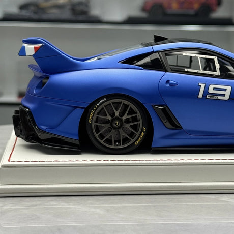 Ferrari 2011 599XX Evo #19 Modello da collezione in resina 1:18 blu opaco di Davis &amp; Giovanni - vedi 10