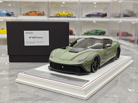 Davis &amp; Giovanni Ferrari 2014 F12 TRS Metallic Dark Green 1:18 – Resina da collezione per modelli in resina