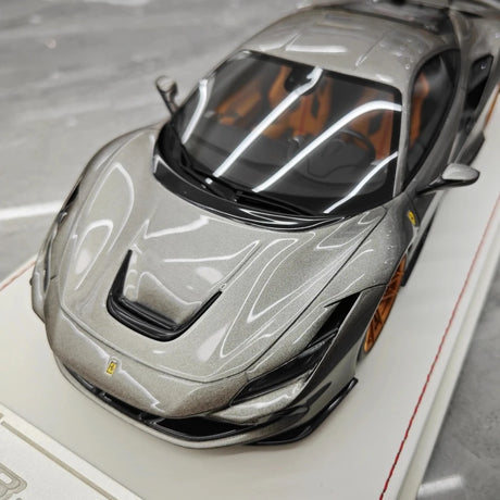 [Davis & Giovanni] 1:18 Ferrari 2019 F8 Tributo Novitec Gray Model Car Resin
