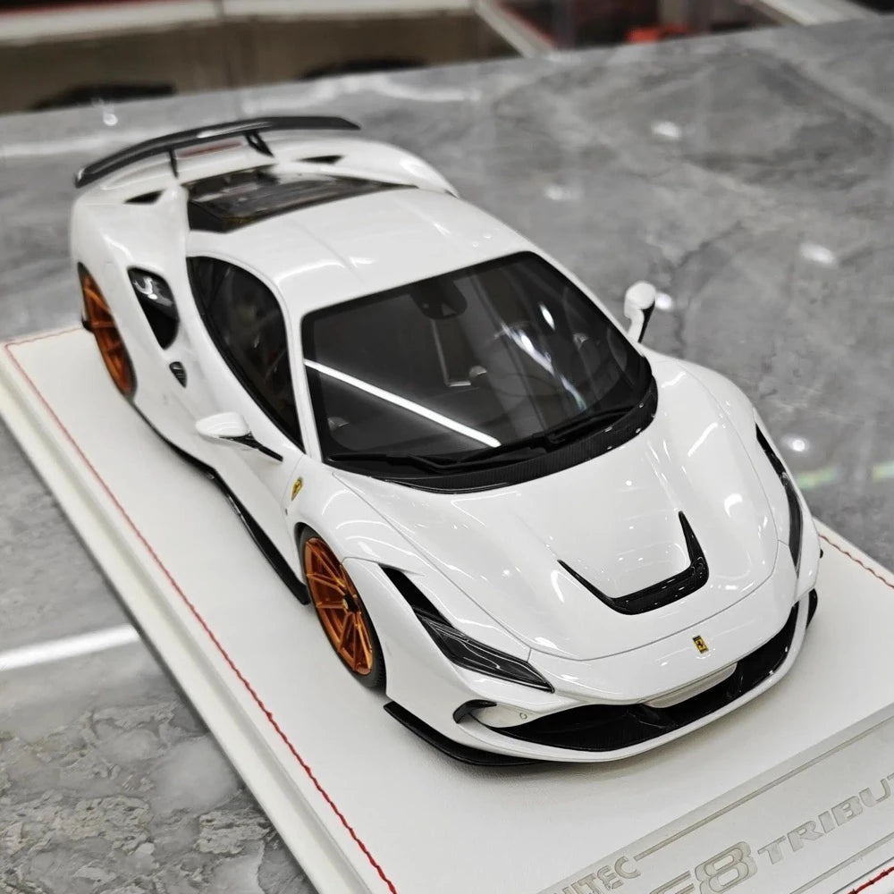 [Davis & Giovanni] 1:18 Ferrari 2019 F8 Tributo Novitec bianco modellino di auto resina