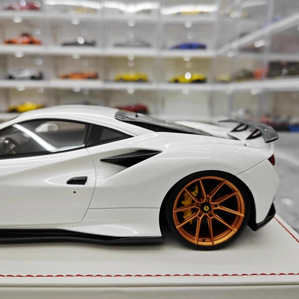 [Davis & Giovanni] 1:18 Ferrari 2019 F8 Tributo Novitec White Model Car Resin