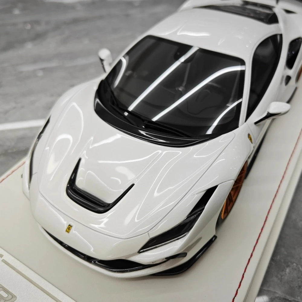 [Davis & Giovanni] 1:18 Ferrari 2019 F8 Tributo Novitec bianco modellino di auto resina