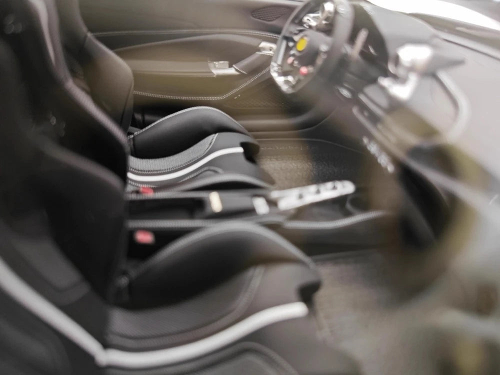 [Davis & Giovanni] 1:18 Ferrari 2019 F8 Tributo Novitec bianco modellino di auto resina