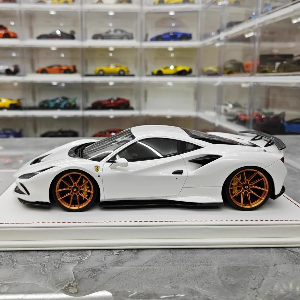 [Davis & Giovanni] 1:18 Ferrari 2019 F8 Tributo Novitec bianco modellino di auto resina
