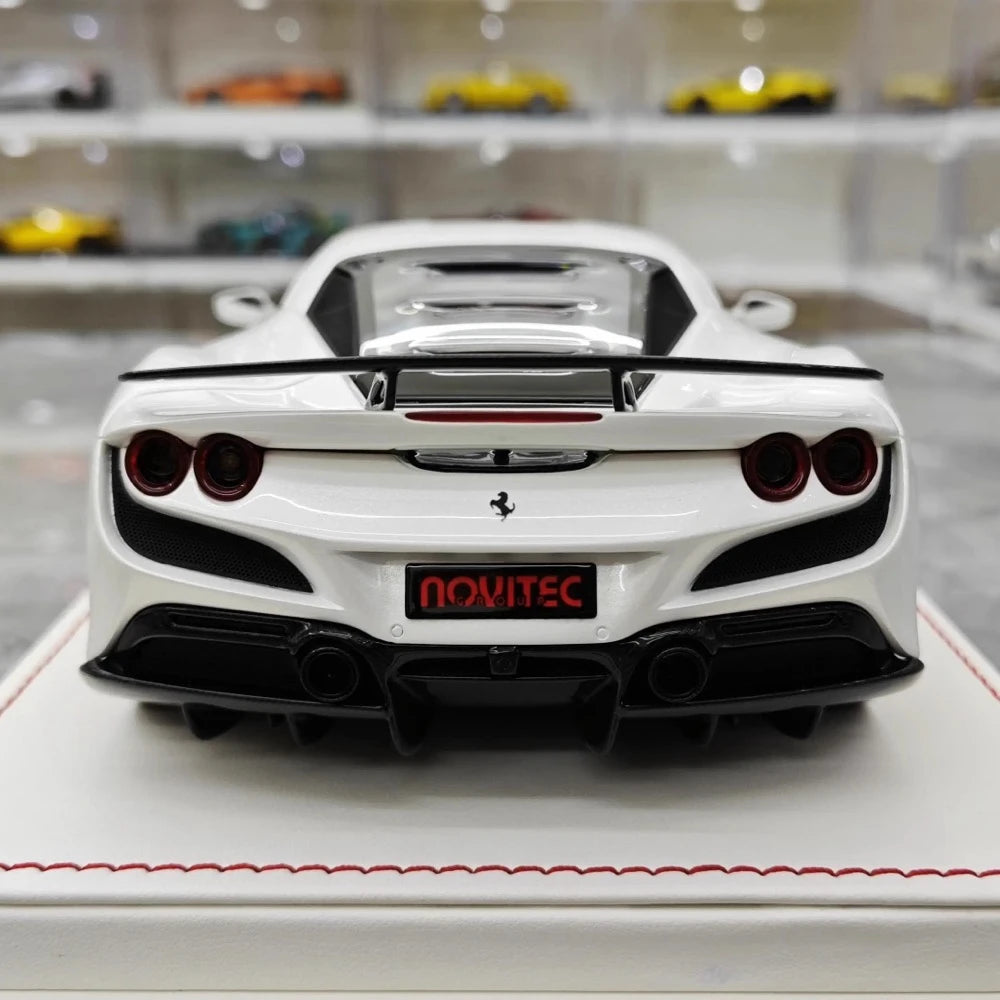 [Davis & Giovanni] 1:18 Ferrari 2019 F8 Tributo Novitec bianco modellino di auto resina