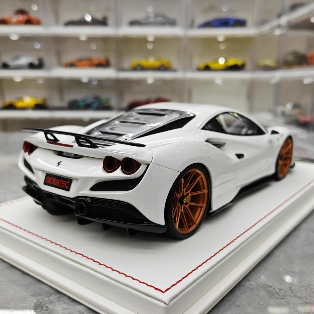 [Davis & Giovanni] 1:18 Ferrari 2019 F8 Tributo Novitec bianco modellino di auto resina