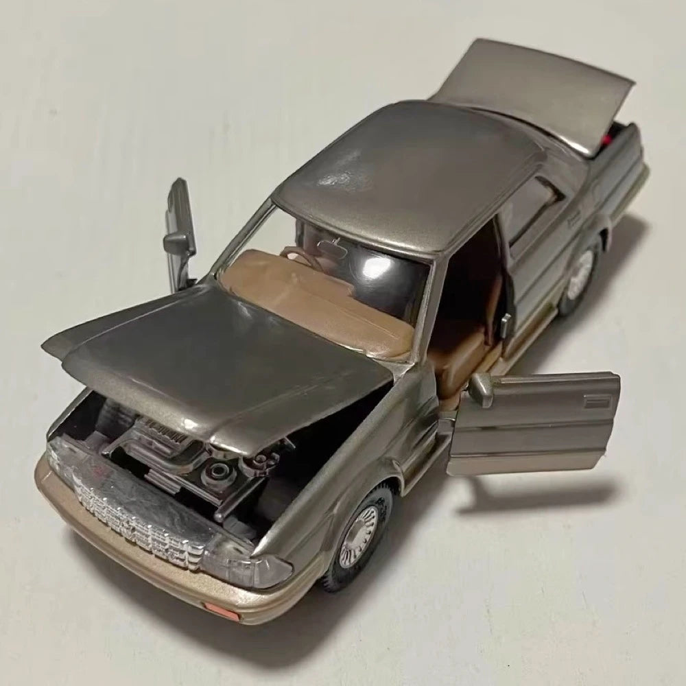[Diapet] 1:30 Toyota 1989 Crown S130 Gold Model Car Die-Cast