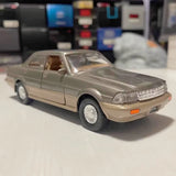[Diapet] 1:30 Toyota 1989 Crown S130 Gold Model Car Die-Cast