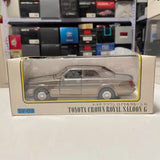 [Diapet] 1:30 Toyota 1989 Crown S130 Gold Model Car Die-Cast