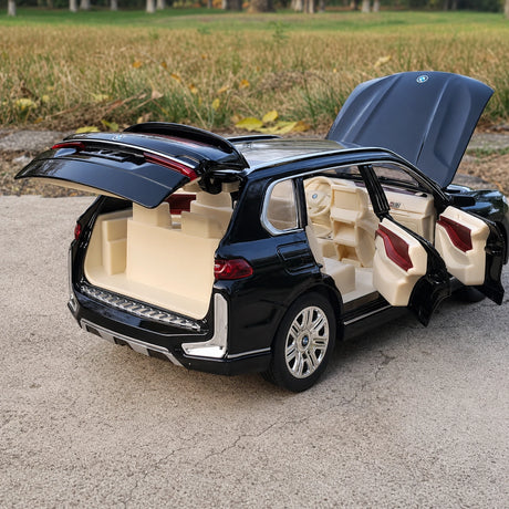 BMW 2019 G07 X7 xDrive40i Black 1:24 – valuvalettu näyttömalli