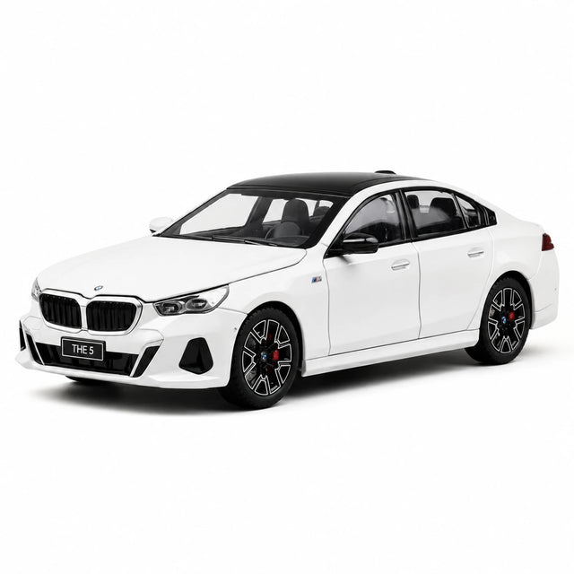 BMW 2024 G68 530Li M Sport LWB biały 1:24 – model wyświetlacza odlewany