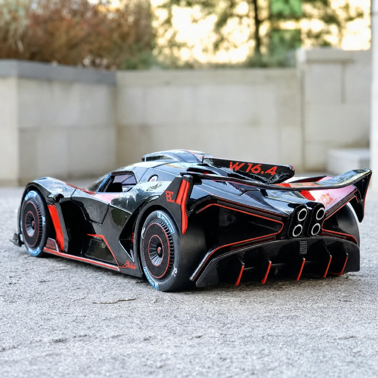 [TOY] 1:24 Bugatti 2021 Bolide rosso modellino di auto Die-Cast
