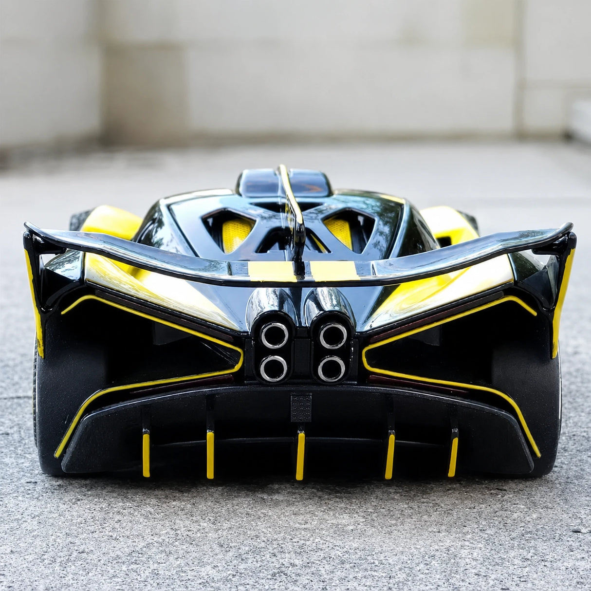 [TOY] 1:24 Bugatti 2021 Bolide Yellow pienoismalli Die-Cast