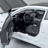[TOY] 1:24 Chevrolet 2023 Camaro bianco modellino di auto Die-Cast