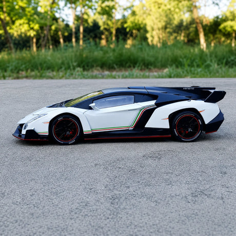 Lamborghini 2013 Veneno White 1:24 – model wyświetlacza odlewanego