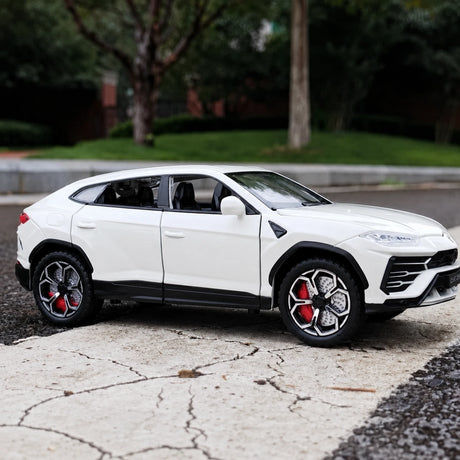 Lamborghini 2017 Urus White 1:24 – model wyświetlacza odlewany z odlewu
