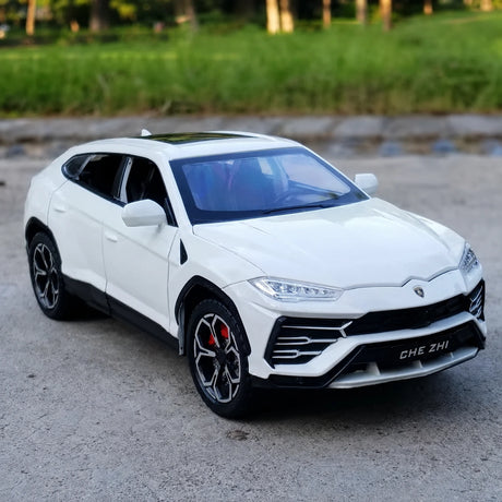 Lamborghini 2017 Urus White 1:24 – model wyświetlacza odlewany z odlewu