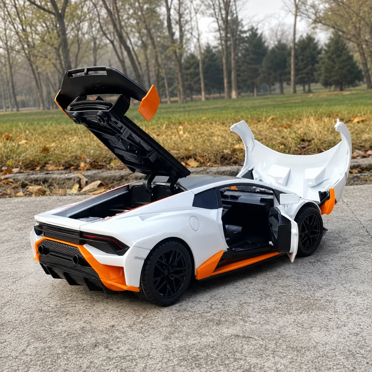 [TOY] 1:24 Lamborghini 2023 Huracan STO White Model Car Die-Cast